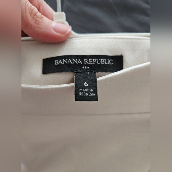 Banana Republic Mini Skirt - Picture 2 of 4